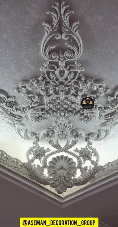 موتیف تاج کارشده در کنج